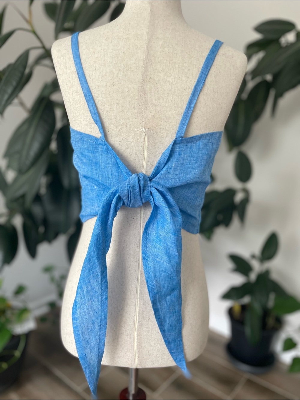 Knot-Front Blue Crop Cami Top - Picture 3 of 14